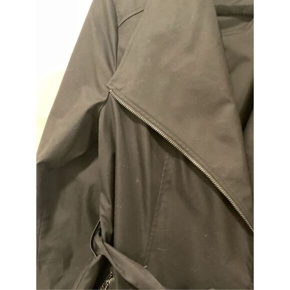 Mackage Montreal Women's Black Asymmetrical Zip Trench Coat Size Large - Picture 6 of 9